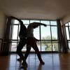 Bailarines interpretando