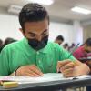 Aspirantes a bachillerato realizar examen