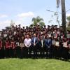 Autoridades del evento junto a graduados