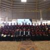 Autoridades del evento junto a graduados
