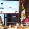 Alumnas con vicerrectora de la UdeG