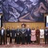 Autoridades del evento junto a asistentes