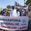 Participantes en contingente caminata por la autonomía