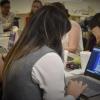 Alumnos frente a computadora